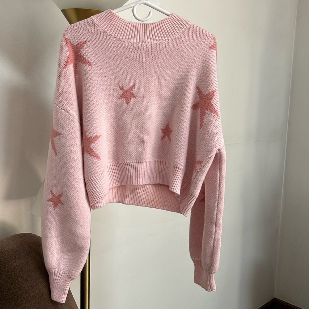 Peach Love California Cropped Pink Star Sweater Size L 💗🌟
